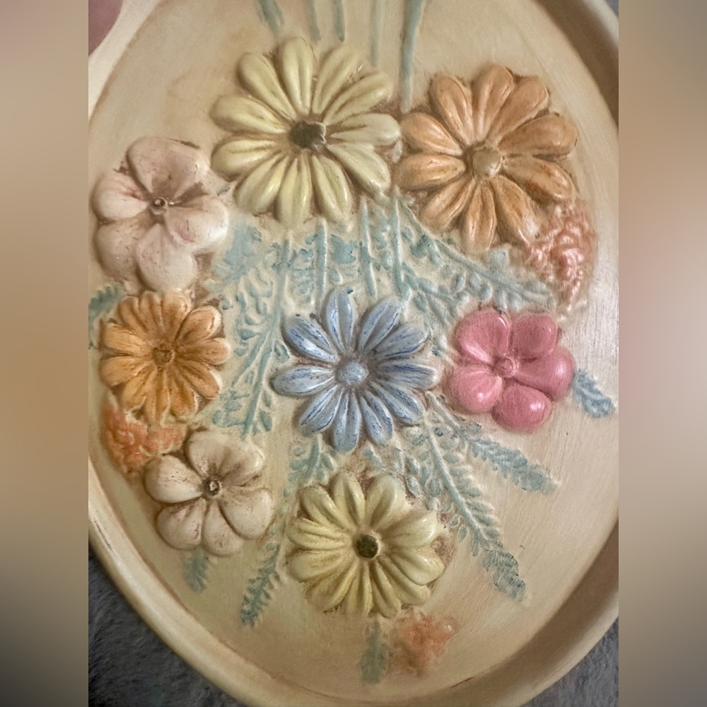 Vintage 84’ Mold Ceramic Oval Wall Art Home Decor 3D Flowers. Very Pretty!!! - Picture 3 of 7